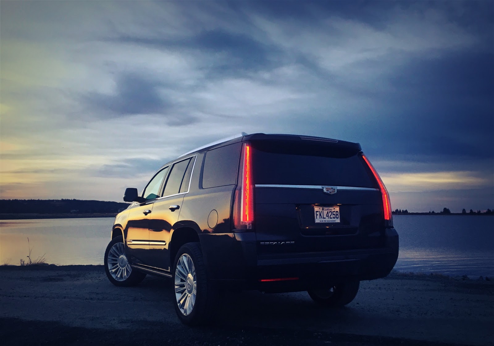 Range rover escalade